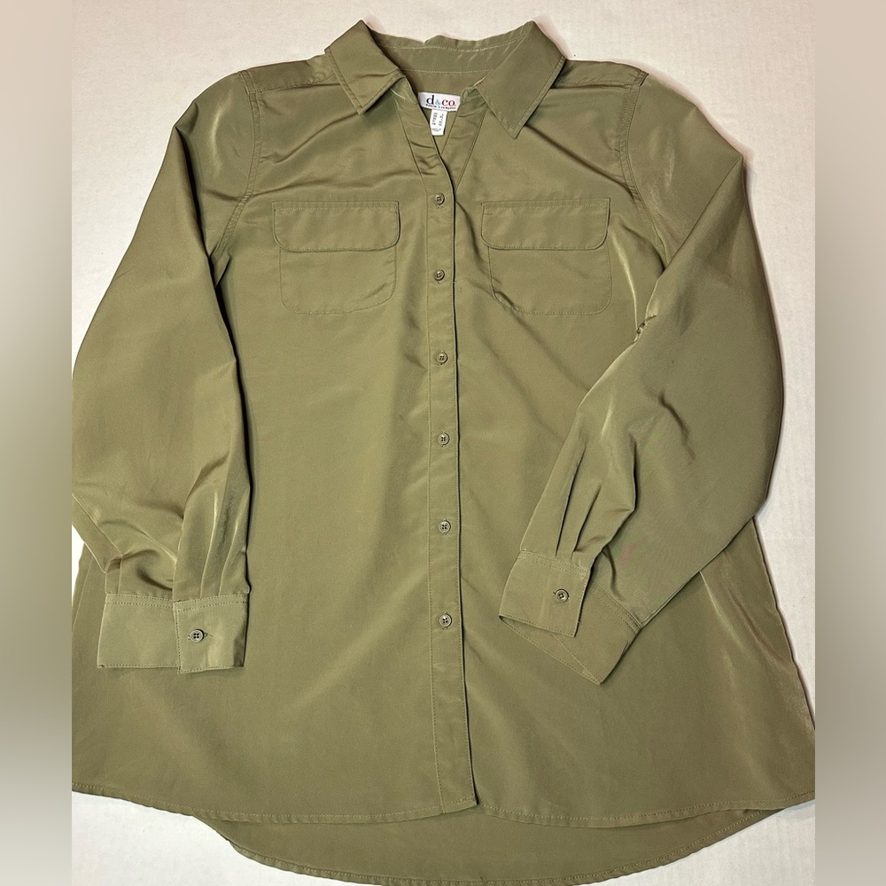 Denim and Company Sage Green Button Down Adjustable Sleeve Length Ladies Large